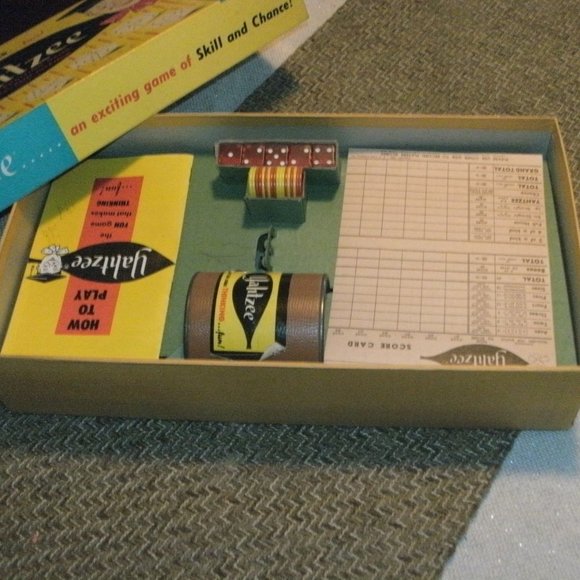 50s Vintage 1956 Yahtzee Game Original Box, Dice, Cup, Score Pads, Tokens, Rules - Picture 2 of 10